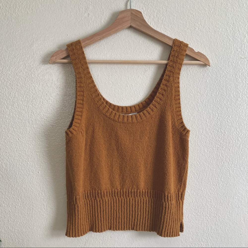 SOLD minton scoop sweater tank